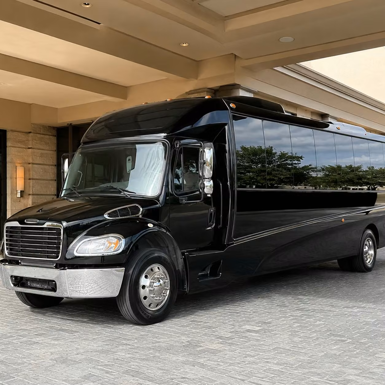 buffalo 25 passenger minibus rental